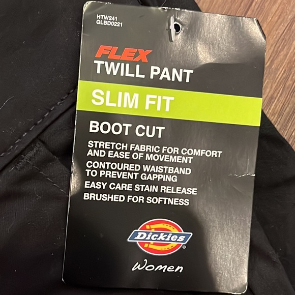 Dickies, womens black, twill pant, slim, 4 SH, boot cut, new with tags - Picture 2 of 6